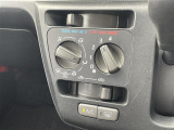 店舗にて現車の確認もいただけますので、お電話で在庫のご確認の上是非ご来店くださいませ。