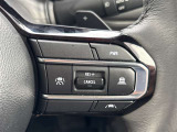 【レーダークルーズコントロール】前方の車両に合わせて加減速を自動制御するレーダークルーズコントロール。渋滞や高速道路での運転負担を軽減し、快適なドライブを提供します。