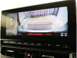バックガイドモニターで、後方を確認しながら安心して駐車することができます。運転初心者も熟練者も必須の機能ですよ!