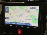 【トヨタ純正SDナビゲーション装備】純正品だから使いやすい!フルセグTV視聴可能で室内も快適♪地図データが古くなってきたら全国トヨタディーラーで更新(有料)も簡単にできます♪
