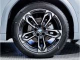 BMW純正アルミホイールです。納車時にはアルミホイールコーティングも承っております!是非ご検討下さいませ。