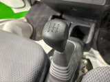 クラッチスタートシステム5速ミッション車で誤発進を防止。