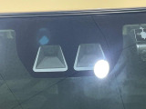 【スマートアシスト】走行中に前方の車両等を認識し、衝突しそうな時は警報とブレーキで衝突回避と被害軽減をアシスト。より安全にドライブをお楽しみいただけます。