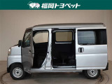 スライドドアは両側手動式です。