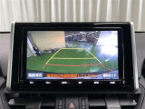 ガイドラインで車両間隔をつかみやすくなっています。バック時に見づらい場所や狭い駐車場で便利です♪