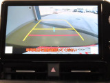 バックモニター付きです。モニターにはガイド線も表示されます。