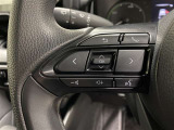 【ステアリングスイッチ】ハンドルから手を離すことなく操作することが可能です。