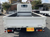 荷台&鳥居鉄板貼りやロープ穴、荷掛けフックに加え、アルミ縞板架装や外装メッキ架装等も承ります☆
