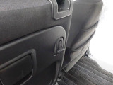 ちょっとした荷物がかけられるフック付き。