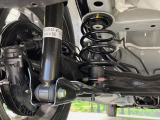 お車を安心してお乗りいただく為には、足回りの定期点検が欠かせません。サービスサポート(有償保証)では無料点検もご提供しており、安心のカーライフをお過ごしいただけるサポート体制が整っています。