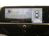 パノラミックビューモニター付きです。車両を上から見たような映像をディスプレイオーディオ画面に表示。運転席からの目視だけでは見にくい、車両周辺の状況をリアルタイムでしっかり確認できます。