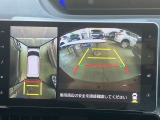 全方位カメラでは、両サイドとフロント、バックカメラの合成で、あたかも上空から見下ろした様に周囲を確認して頂けます。駐車場だけでなく、T字路等でも活躍のアイテムです!