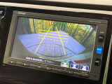 【バックカメラ】駐車時に後方がリアルタイム映像で確認できます。大型商業施設や立体駐車場での駐車時や、夜間のバック時に大活躍!運転スキルに関わらず、今や必須となった装備のひとつです!