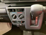 納車前にはプロのメカニックが、各部の点検を行います。ディーラーにしか出来ない品質、そしてサービスできっと満足していただけると思います!