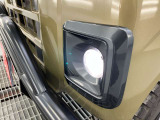 暗闇でも前方をくっきりと照らしてくれるライトです。夜の運転でも安心ですね。