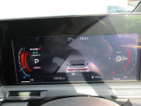 メーター内のカラーデイスプレイには運転をサポートする情報を表示します。