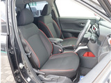 お車選びをお楽しみ頂けるよう、在庫車の展示スペースを十分に確保しております。