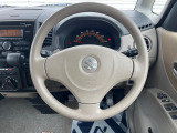 インテリアに合わせたデザインのステアリングは、運転される方のことも考え、運転しやすい形状、大きさです。是非一度、実際に触ってお確かめください。