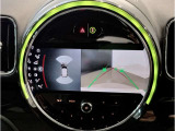 【リアビューカメラ】予想進路表示機能付☆ハンドルの舵角に応じてライン取りが可能。画像の解像度も高く、見やすくなっております☆
