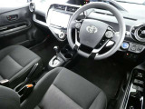 【運転席】運転席周りの画像です。プロの手で隅々までクリーニングしています。ご来店いただき実際に見てみてくださいね☆