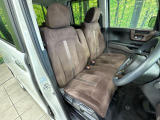 運転席シート廻りは使用感も少なく、良好な状態となっています。丁寧に使われていたことがよくわかりますね。