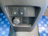 運転席・助手席にはシートヒーター機能が付いています。寒い日の心強い味方です♪