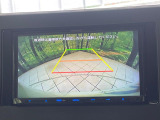 【バックカメラ】駐車時に後方がリアルタイム映像で確認できます。大型商業施設や立体駐車場での駐車時や、夜間のバック時に大活躍!運転スキルに関わらず、今や必須となった装備のひとつです!