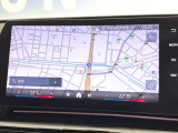 ●純正ナビ:一体感のあるナビは、高級感ある車内を演出してくれます。Bluetooth再生などオーディオ機能も充実しておりますので、運転もより楽しめます♪