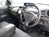 運転席廻りです。