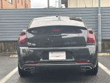 後方にも障害物センサーを装備しておりますので、車庫入れのサポートをしてくれます。