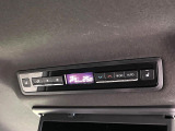 【前席+後席シートヒーター】寒い日に重宝するシートヒーターを後席にも装備!エアコンより早く温まってくれるので寒がりの人も安心ですね♪エアコンの温風は乾燥するから苦手、という方にもをおすすめです。