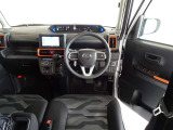 視界良好、操作しやすい運転席です。