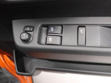 パワーウィンドゥ 運転席ドアスイッチ照明付です。電動格納ミラーも手元でワンモーションで可能です。
