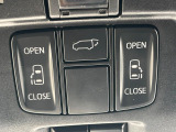 【両側パワースライドドア】スマートキーや運転席のスイッチで後席両側スライドドアの開閉が可能♪電動だから力を入れてドアを開ける必要が無く、小さなお子様でも簡単に開け閉めでき快適です♪
