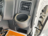 使い勝手が分かるドリンクホルダー。位置や数、汚れやキズの有無まで確認できて安心。