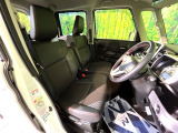 運転席シート廻りは使用感も少なく、良好な状態となっています。丁寧に使われていたことがよくわかりますね。