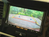 【バックカメラ】駐車時に後方がリアルタイム映像で確認できます。大型商業施設や立体駐車場での駐車時や、夜間のバック時に大活躍!運転スキルに関わらず、今や必須となった装備のひとつです!