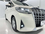 フォグランプ装着車です。暗い夜道の車両前方を明るく照らします