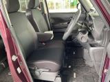 運転のしやすさや、乗り降りにも配慮した運転席