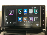 【9インチスマホ連携ディスプレイオーディオ】 対応しているスマホアプリを大画面で使えます!フルセグテレビやラジオの視聴、Bluetooth接続による音楽鑑賞、ハンズフリー通話なども利用可能です。