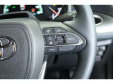 【レーダークルーズコントロール】アクセルペダルを踏まなくても、車間制御モードでは、先行車の車速変化に合わせた追従走行を行い、自動的に加速・減速・停止をします。