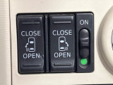 【両側パワースライドドア】スマートキーや運転席のスイッチで後席両側スライドドアの開閉が可能♪電動だから力を入れてドアを開ける必要が無く、小さなお子様でも簡単に開け閉めでき快適です♪