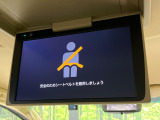 【フリップダウンモニター】大画面モニターで後席でもエンタメをお楽しみいただけます。小さなお子様にも大人気の装備です♪