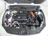 車にとって、とても大切な部分のエンジンルーム。綺麗に清掃済みで安心です。
