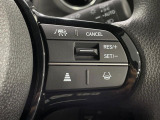 【アダプティブクルーズコントロール】高速道路での長距離走行が楽に!!自動で速度を保つクルーズコントロールが、衝突軽減システムと連携し、前方の車両を感知して車間を保つように速度調節してくれます!!