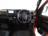 視界良好、操作しやすい運転席です。