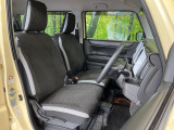 運転席シート廻りは使用感も少なく、良好な状態となっています。丁寧に使われていたことがよくわかりますね。