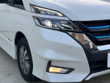 【LEDヘッドライト】悪天候や夜間走行時も良好な視界を確保し安心して運転できる高輝度LEDヘッドライトを装備!点灯速度が早く、消費電力も抑えられています。