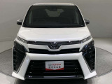 「フロントマスク」です。車の印象を決めるのは【顔】。この車の顔つきは、きっとあなたにピッタリ!?