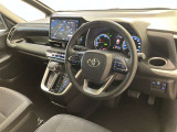 前方の見通しが良いすっきりした視界、誰でも扱いやすく運転できます。疲れにくく安心ドライブを更に快適なものにします!